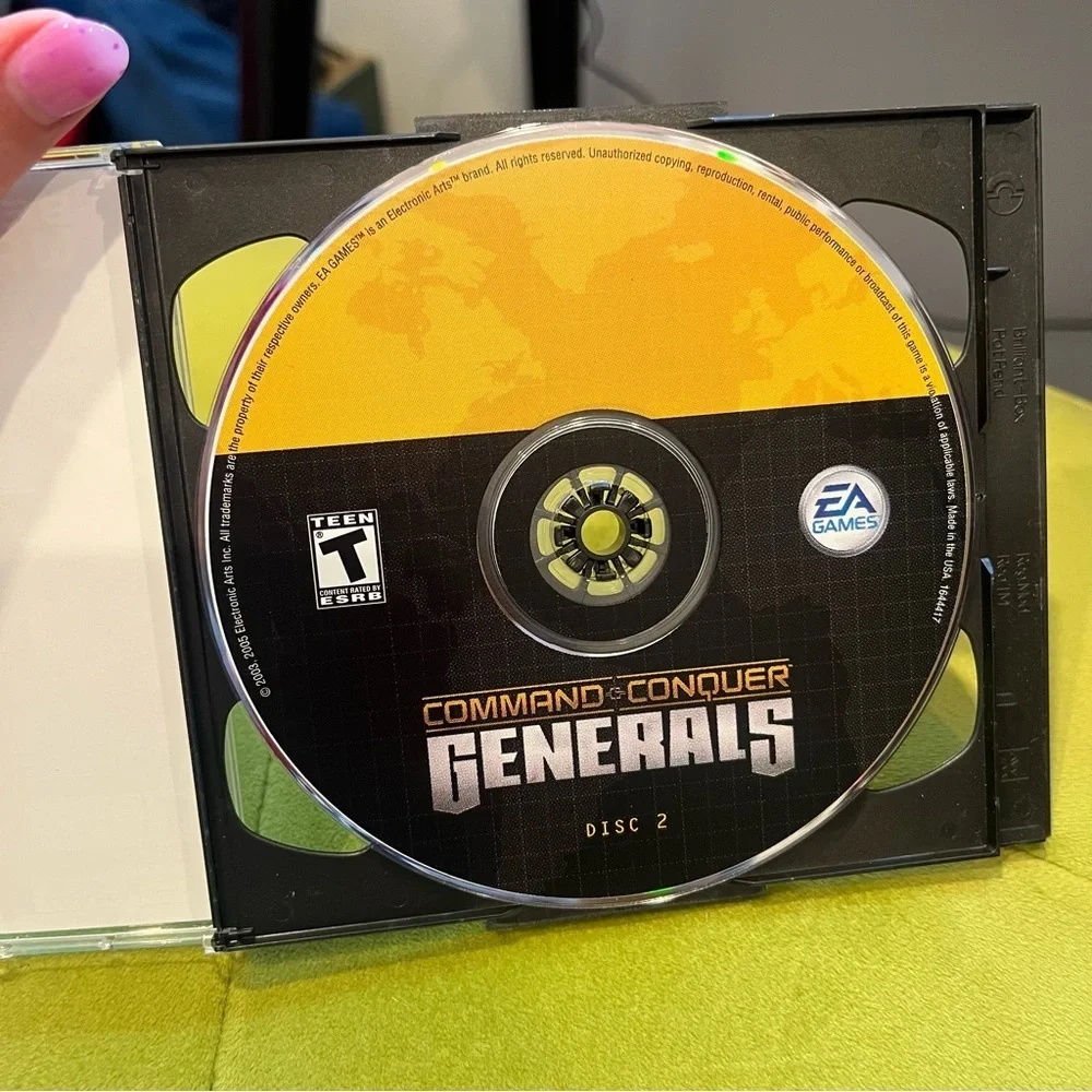 Command & Conquer Generals PC cd rom 2005 - EA Games 2 discs